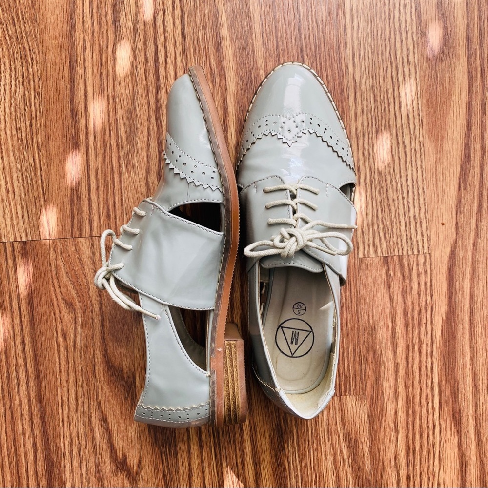 Cutout oxfords
